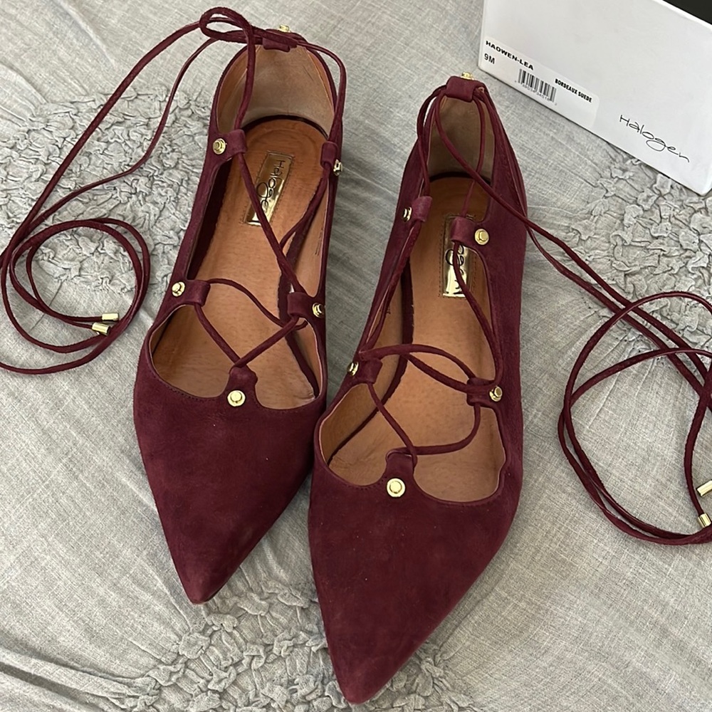 Halogen flats in a beautiful wine burgundy color. Size 9